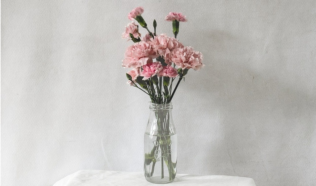 お花の定期便で手軽に始める花生活のすすめ 花を飾る効果と選び方 そのkyomu 虚無 に効く